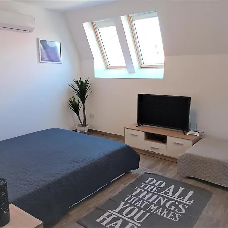 Apartment Szellorozsa
