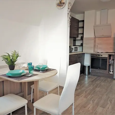 Apartment Szellorozsa *